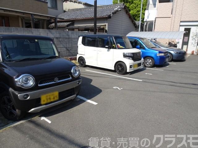 駐車場　敷地内駐車場