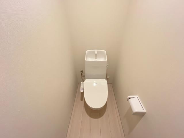 広島電鉄宮島線 廿日市市役所前駅 徒歩13分 2階建 築1年のトイレ写真