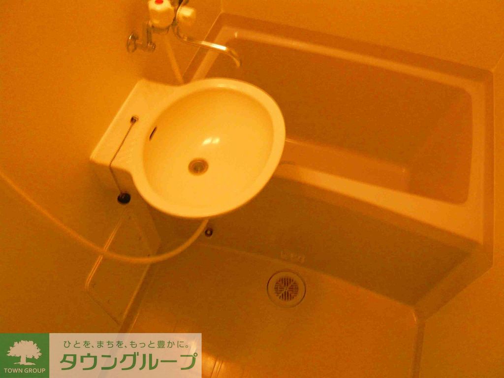 バス・シャワールーム　バス・トイレ別々です☆