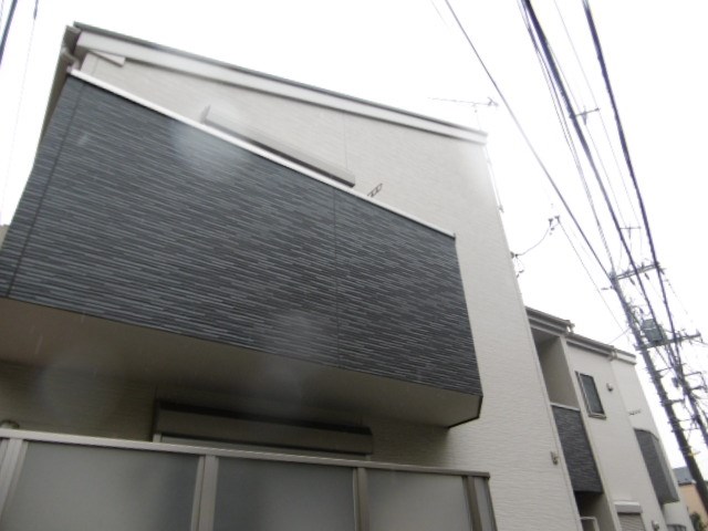 ＪＲ京浜東北線 鶴見駅 バス乗車時間：12分 最寄りバス停で下車 徒歩3分 築14年