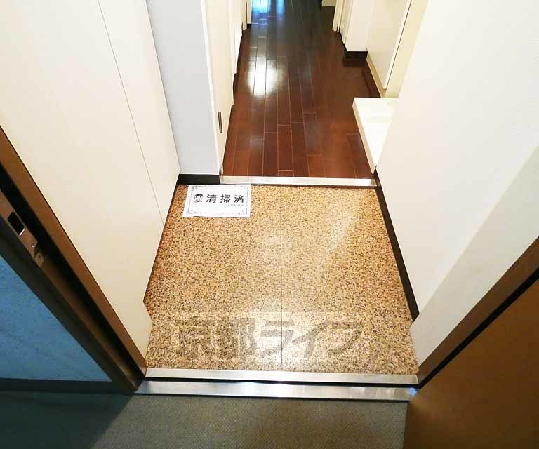 エステムプラザ京都烏丸五条の玄関写真