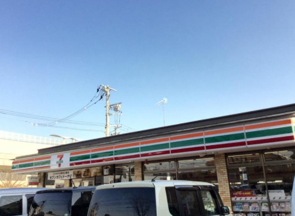 コンビニ　セブンイレブン 八王子散田5丁目店（コンビニ）まで79m