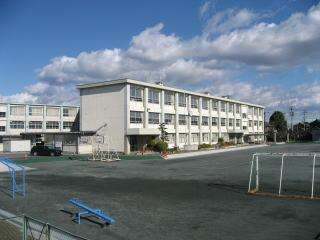 小学校　一宮市立千秋南小学校（小学校）まで792m
