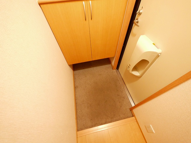 玄関　収納もある玄関です