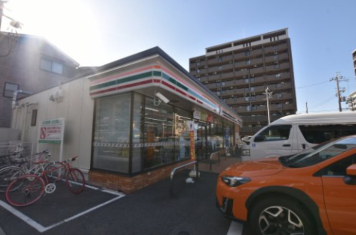 コンビニ　セブンイレブン 泉大津駅南店（コンビニ）まで157m