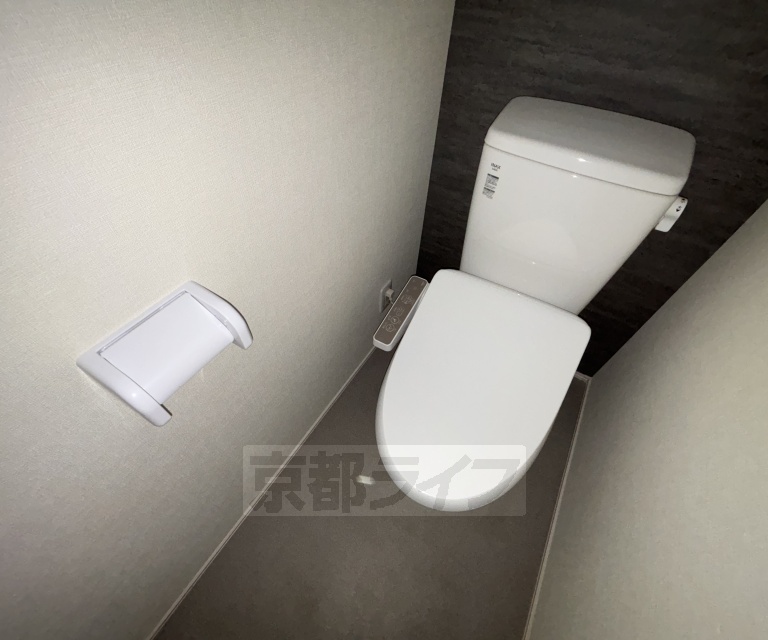 京阪本線 藤森駅 徒歩13分 2階建 築1年のトイレ写真