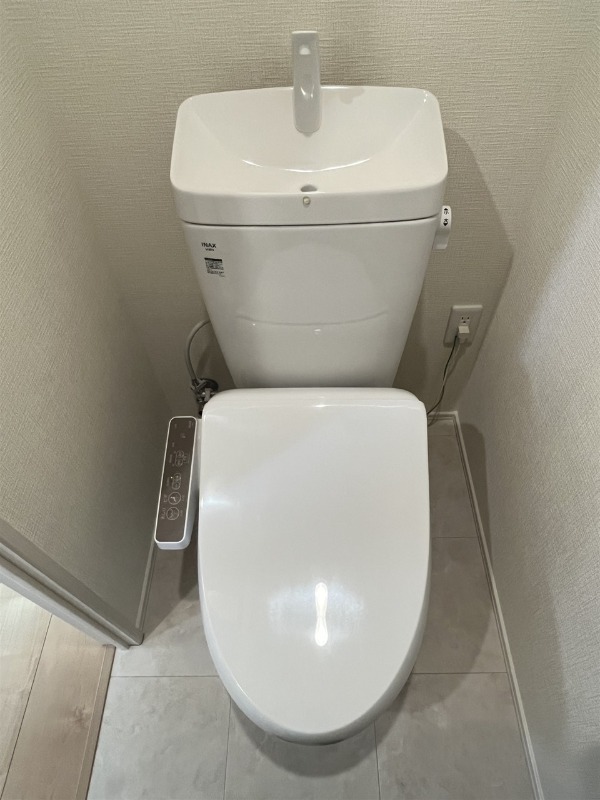 遠州鉄道 美薗中央公園駅 徒歩8分 2階建 築1年のトイレ写真