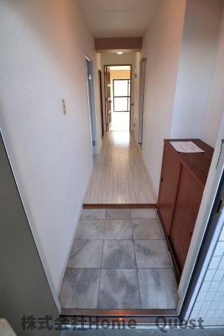 地下鉄谷町線 長原駅 徒歩12分 7階建 築32年の玄関写真