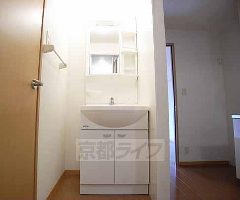 洗面設備　朝の準備も楽々です