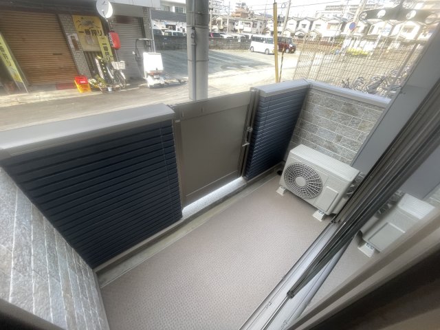 バルコニー　ファミリーマートまで119m