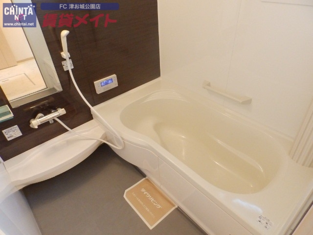 バス・シャワールーム　同型反転画像参考