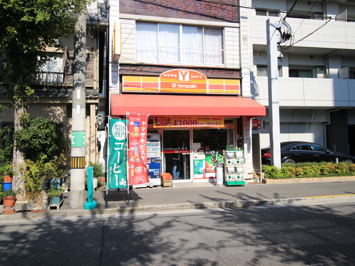 コンビニ　コンビニ（コンビニ）まで260m
