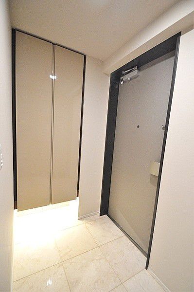 プレミスト赤坂檜町公園の玄関写真