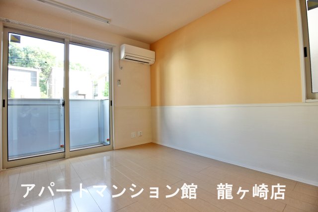 居室・リビング　※102号室を使用