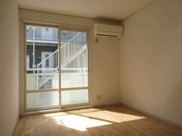フォレスト青山D棟の居間写真