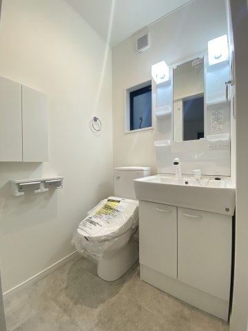 洗面設備　洗面所ございます。※退去前のため前回募集時写真となります