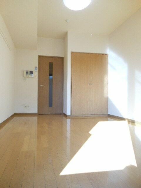 東急東横線 多摩川駅 徒歩6分 5階建 築23年の居間写真