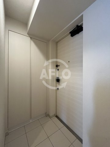 玄関　コンフォリア江坂　玄関