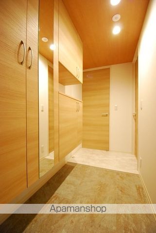 北陸鉄道石川線 野々市工大前駅 徒歩8分 3階建 築8年の玄関写真