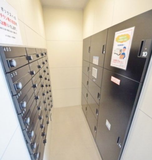 その他共有部分　宅配ボックスもあります♪