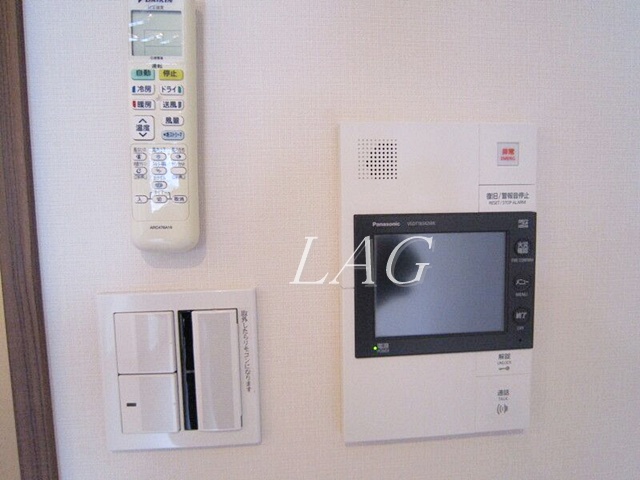 セキュリティ　モニターつきインターホンです。