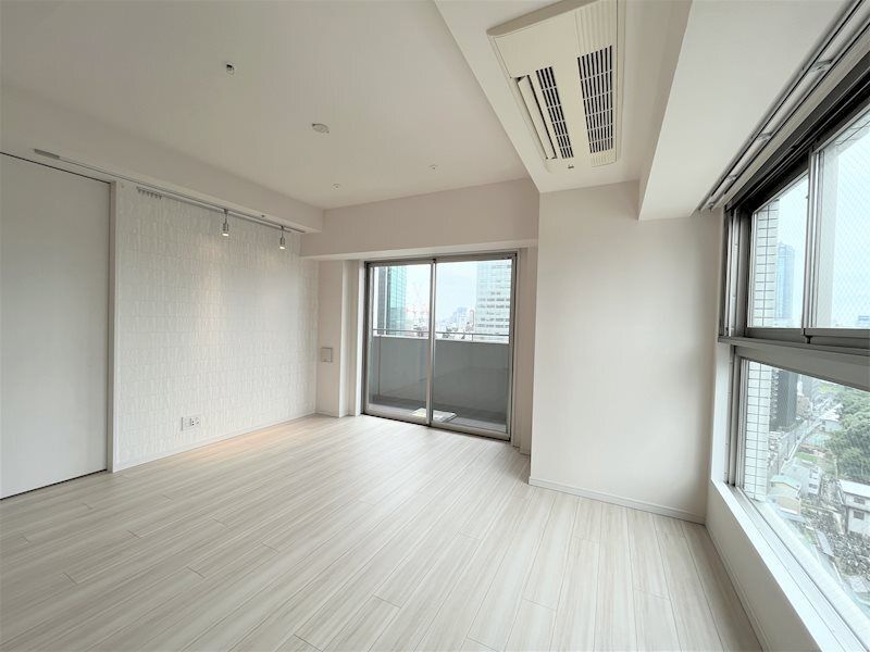 東京メトロ南北線 六本木一丁目駅 徒歩3分 20階建 築10年の居間写真
