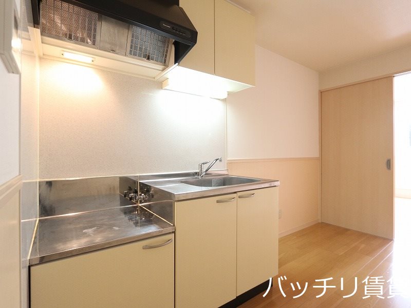 キッチン　画像は別号室の為、現況優先