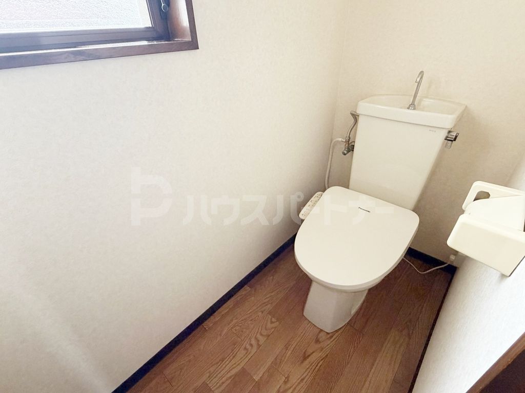名都借戸建1のトイレ写真