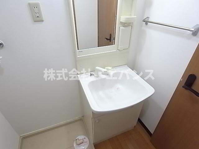 洗面設備　使いやすい独立洗面台です