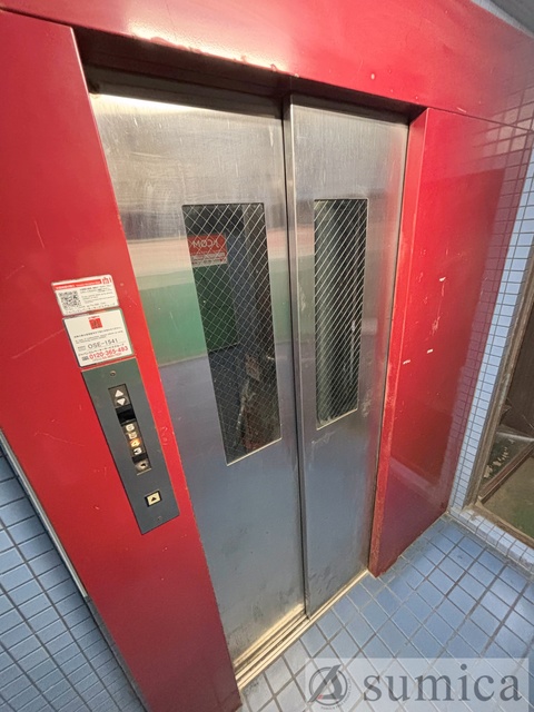 その他共有部分　エレベーター完備！！