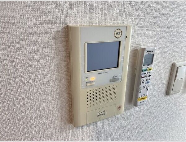セキュリティ　来客の顔が見えて安心！TVモニターホン付きです♪