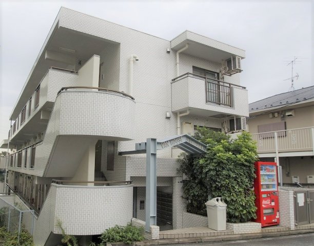 建物外観　外壁タイル貼のマンションです。