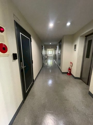 ロビー　建物の内部です