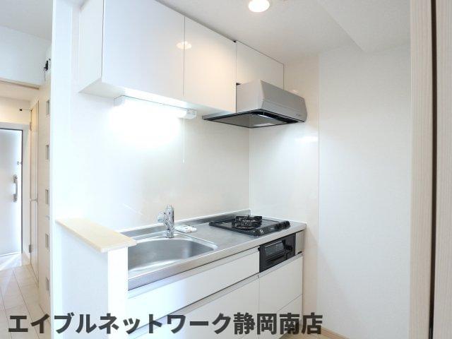 【静岡市駿河区森下町のマンションのキッチン】