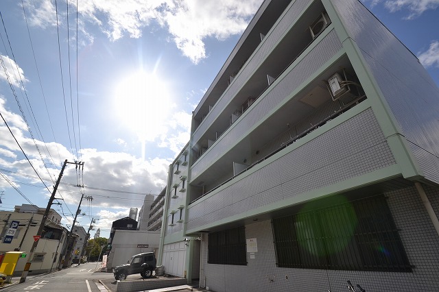 広島市中区千田町のマンションの建物外観