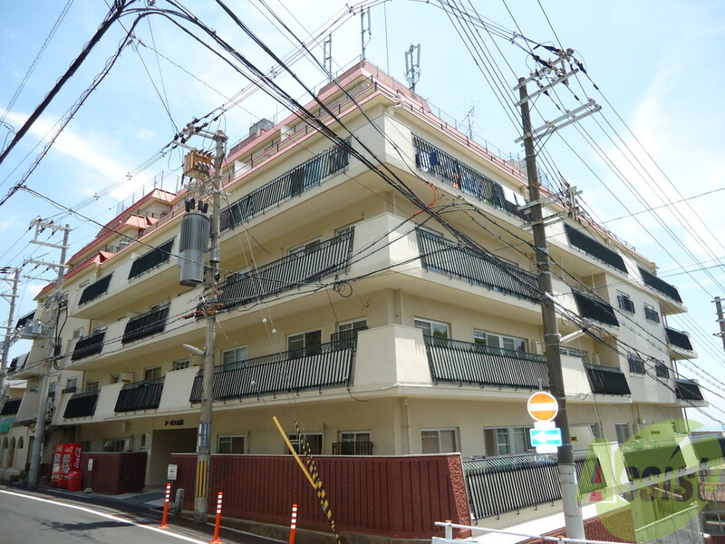 神戸市灘区高尾通のマンションの建物外観
