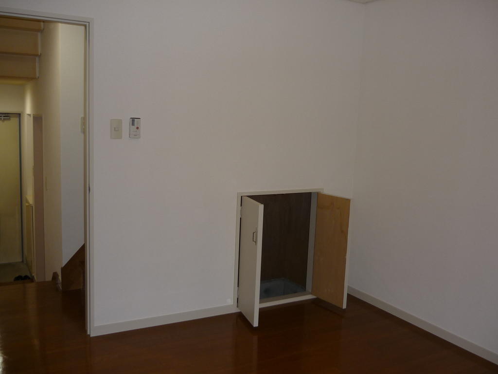 収納　土間まで届く深さのある珍しい収納