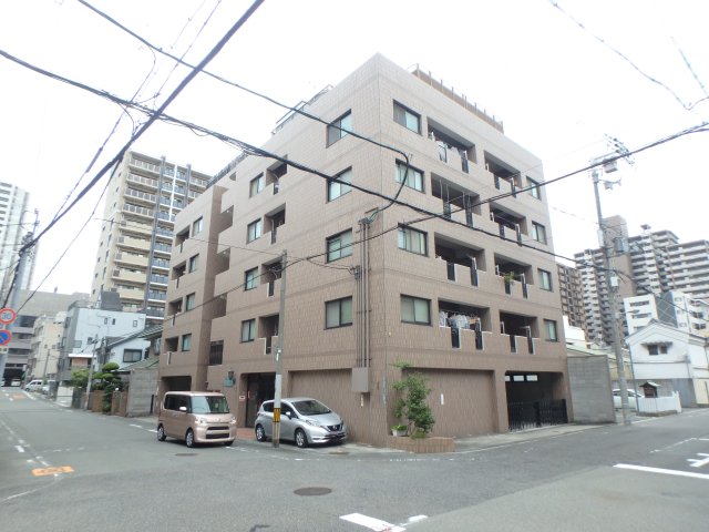 大阪市天王寺区上本町のマンションの建物外観