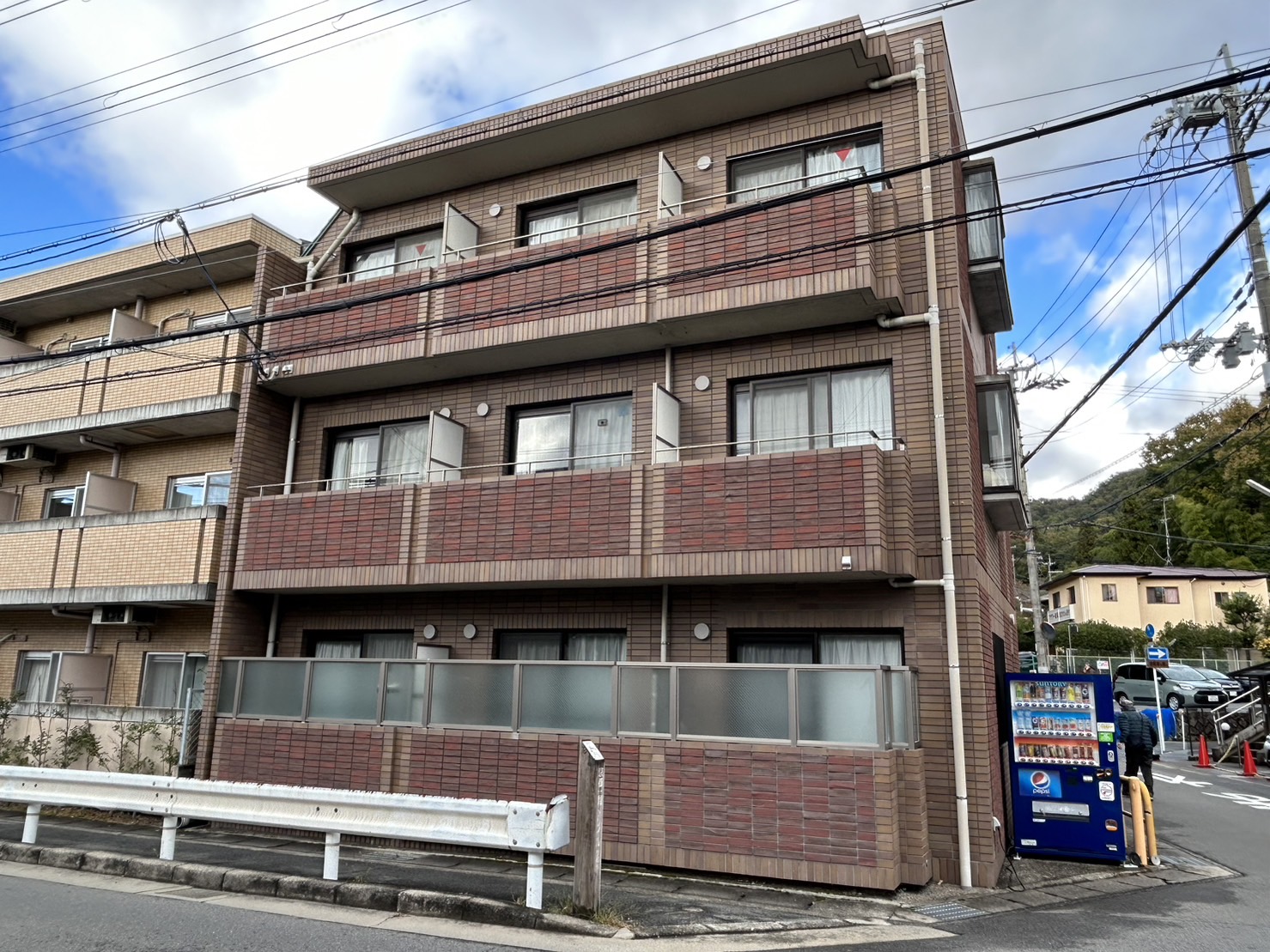 サンパティック北白川の建物外観