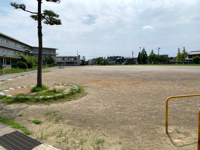 小学校　笠松町立松枝小学校（小学校）まで628m