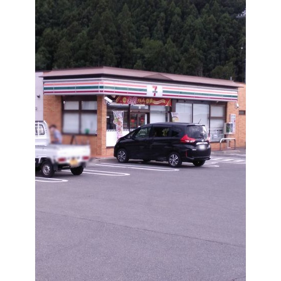 コンビニ　セブンイレブン信州高山高井店（コンビニ）まで3158m