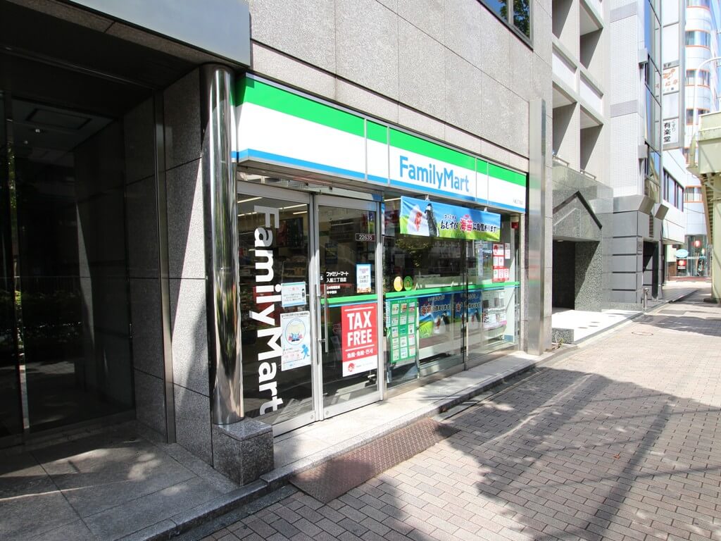 【中央区明石町のマンションのコンビニ】