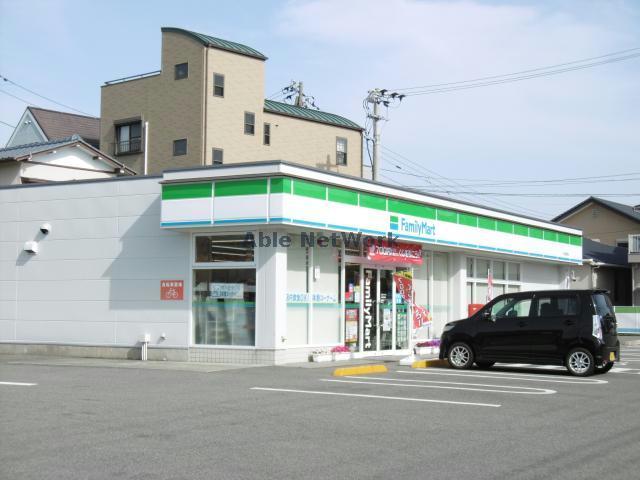 コンビニ　ファミリーマート小松島松島町店（コンビニ）まで610m