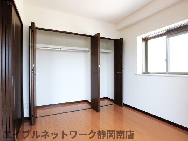 玄関　収納もある玄関です