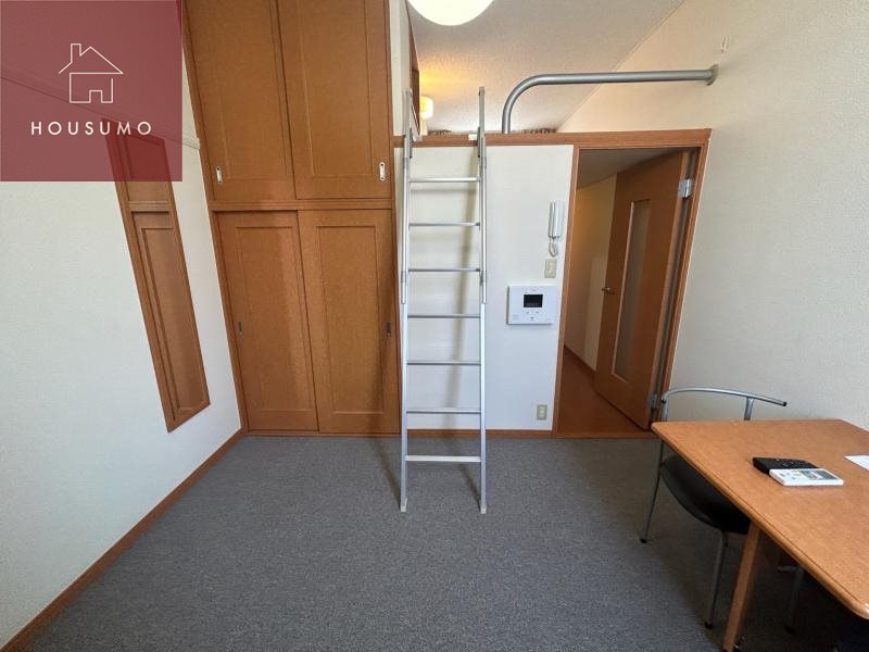 居室・リビング　こちらのリビングで趣味の時間をお楽しみください