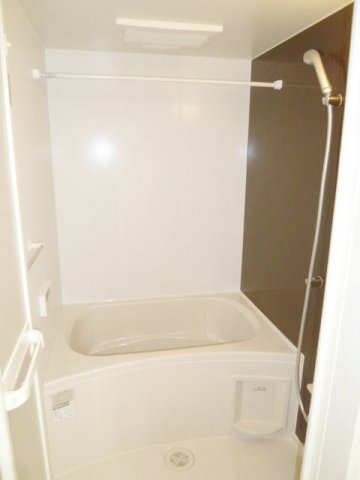 バス・シャワールーム　追い焚き・浴室乾燥機付きのお風呂です♪