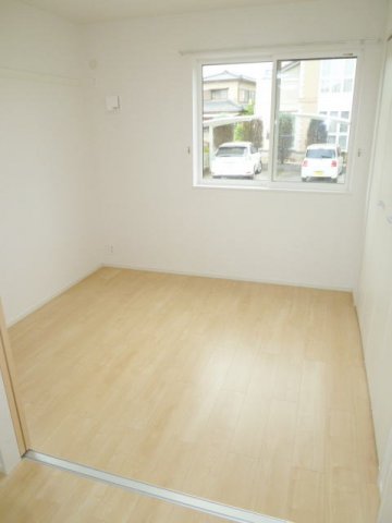 その他部屋・スペース　風通しも良い寝室です☆