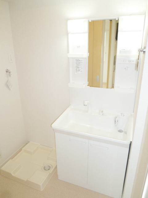 洗面設備　明るい洗面所です★