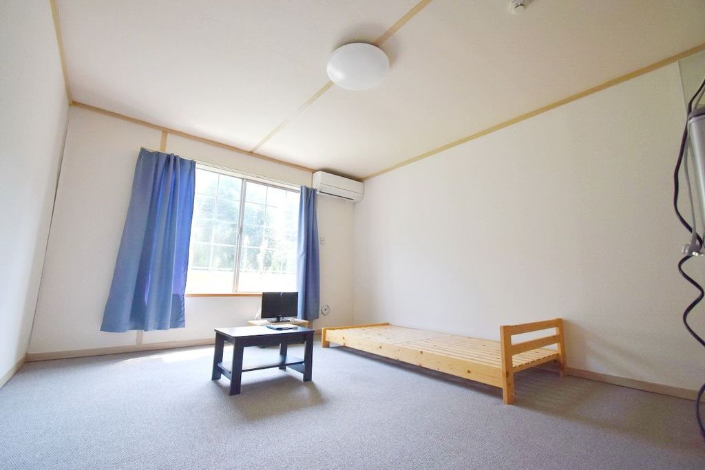 その他部屋・スペース　広めの室内☆家具付きです♪