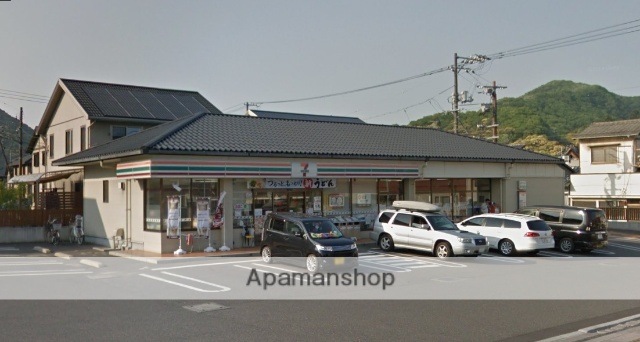 コンビニ　セブンイレブン（コンビニ）まで579m